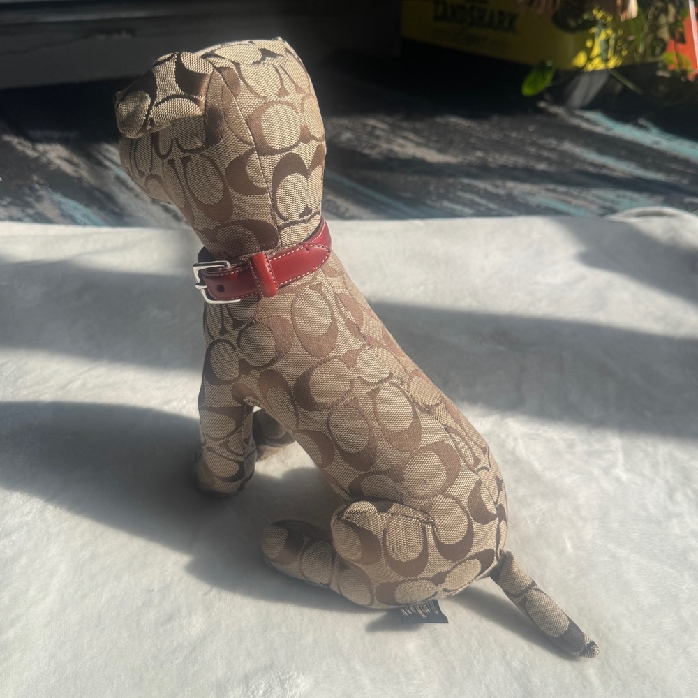 Rare Vintage Coach Signature Canvas Dog Figurine in Tan with Red Collar - Picture 3 of 6